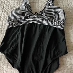 Plus size 24 women’s swimsuit